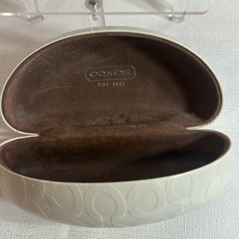Coach Embossed Logo White High Gloss Clamshell‎ Eyewear Case **see small scratch